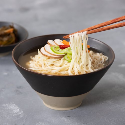 【農心】フルル ククス素麺 92g 韓国食品 韓国人気らーめん 米ヌードル グッス クッス そめん そうめん