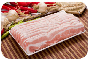 【豚肉/輸入産】三段豚バラ(スライス)1kg〔クール便〕