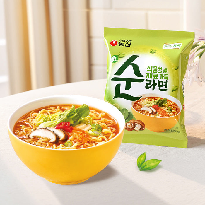 【農心】　スン（純）ラーメン　100ｇ　 韓国食品/辛くない韓国ラーメン あっさり旨味スープ 野菜の旨味たっぷり マイルド韓国ラーメン やさしい味わい 香ばしいスープ すっきり後味 コシのある麺 もちもち食感 韓国人気ラーメン