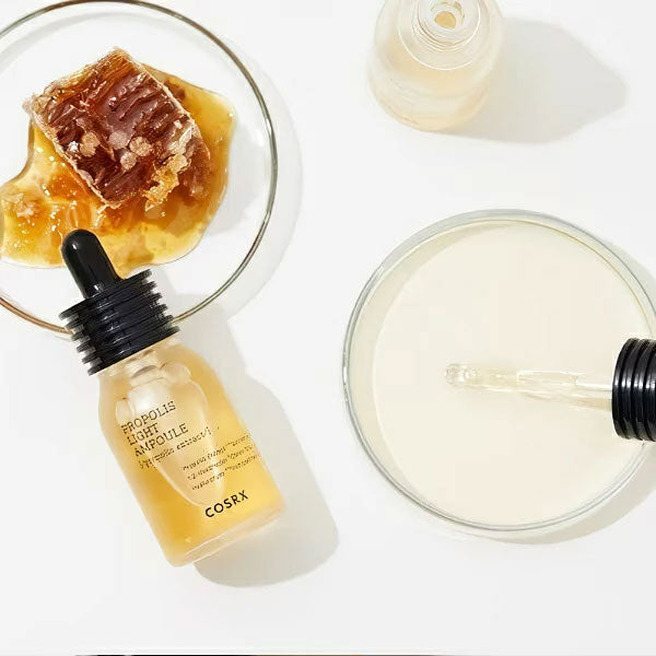 【COSRX】フルフィット プロポリス ライト セラム 30ml　韓国コスメ K-BEAUTY Kビューティー 韓国スキンケア 韓国 人気 コスメ 韓国 ブランド 脂性肌 乳液 大人肌 セラム 乾燥トラブル肌 るおい 肌 ハリ 弾力 毛穴ケア キメケア 肌荒れ防止